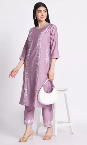 Women Ethnic Motifs Embroidered Kurta with Trousers